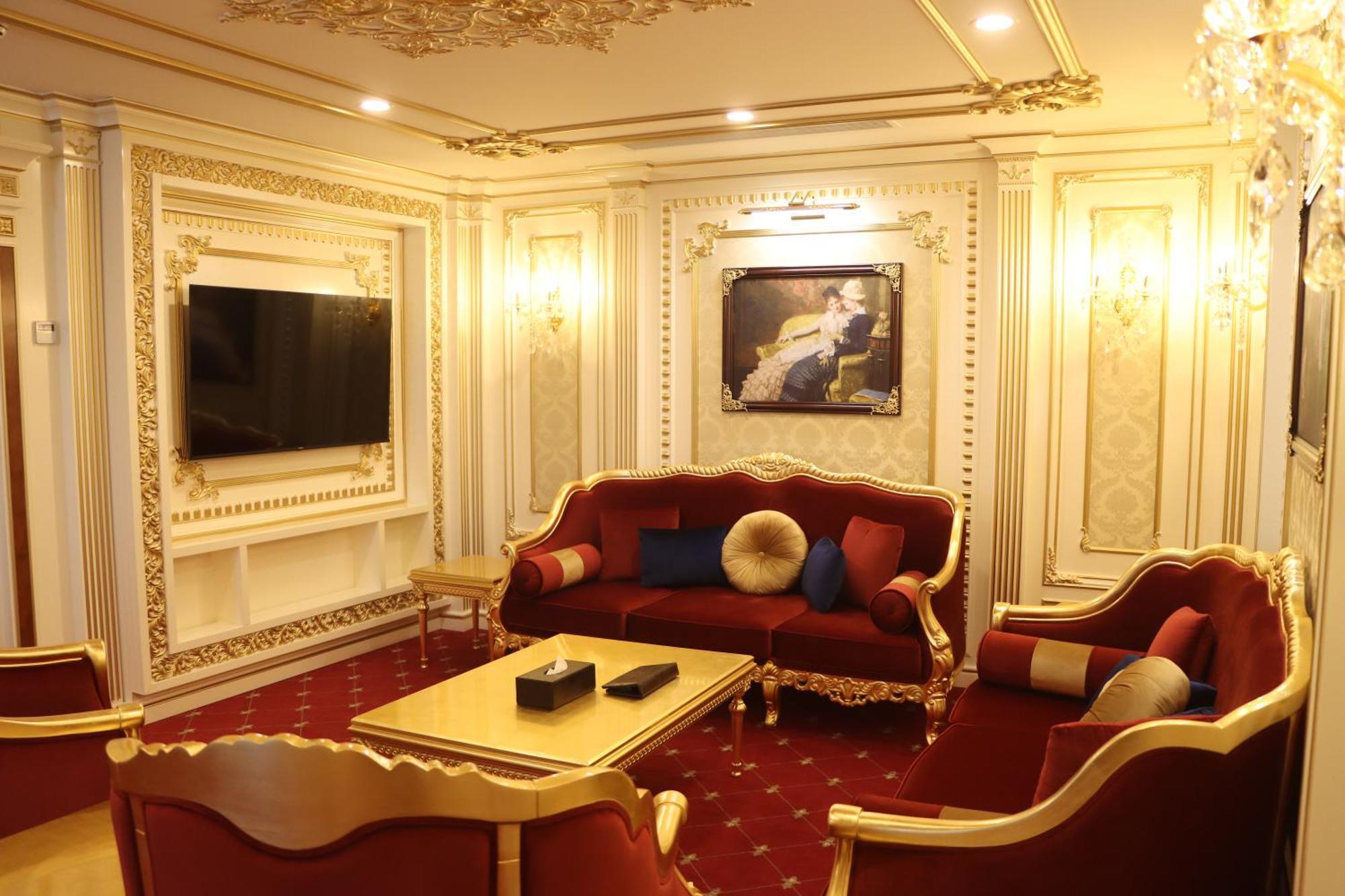 Cristal Erbil Hotel Exterior foto A living room in the Presidential Suite