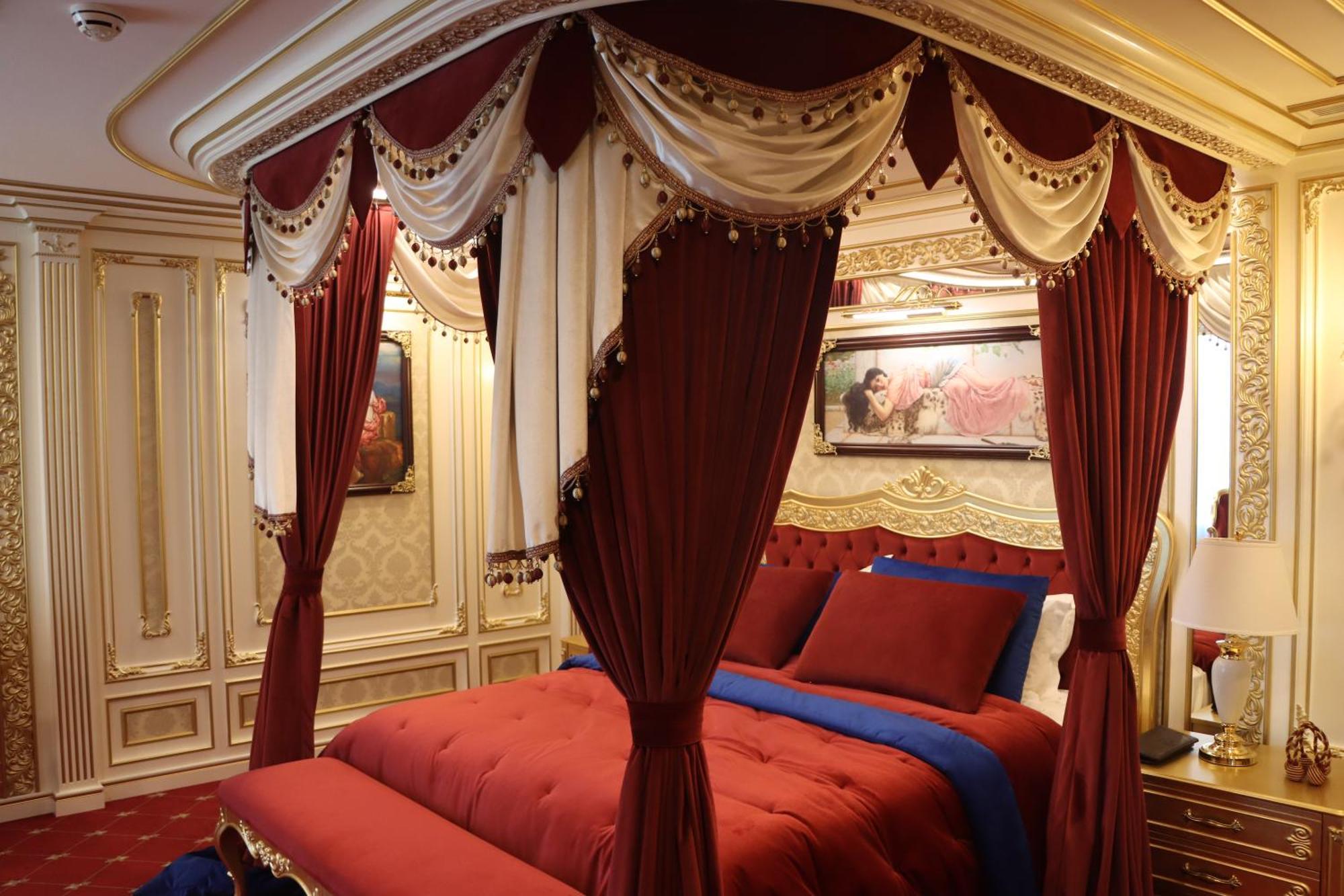 Cristal Erbil Hotel Exterior foto A bedroom in the Imperial Suite