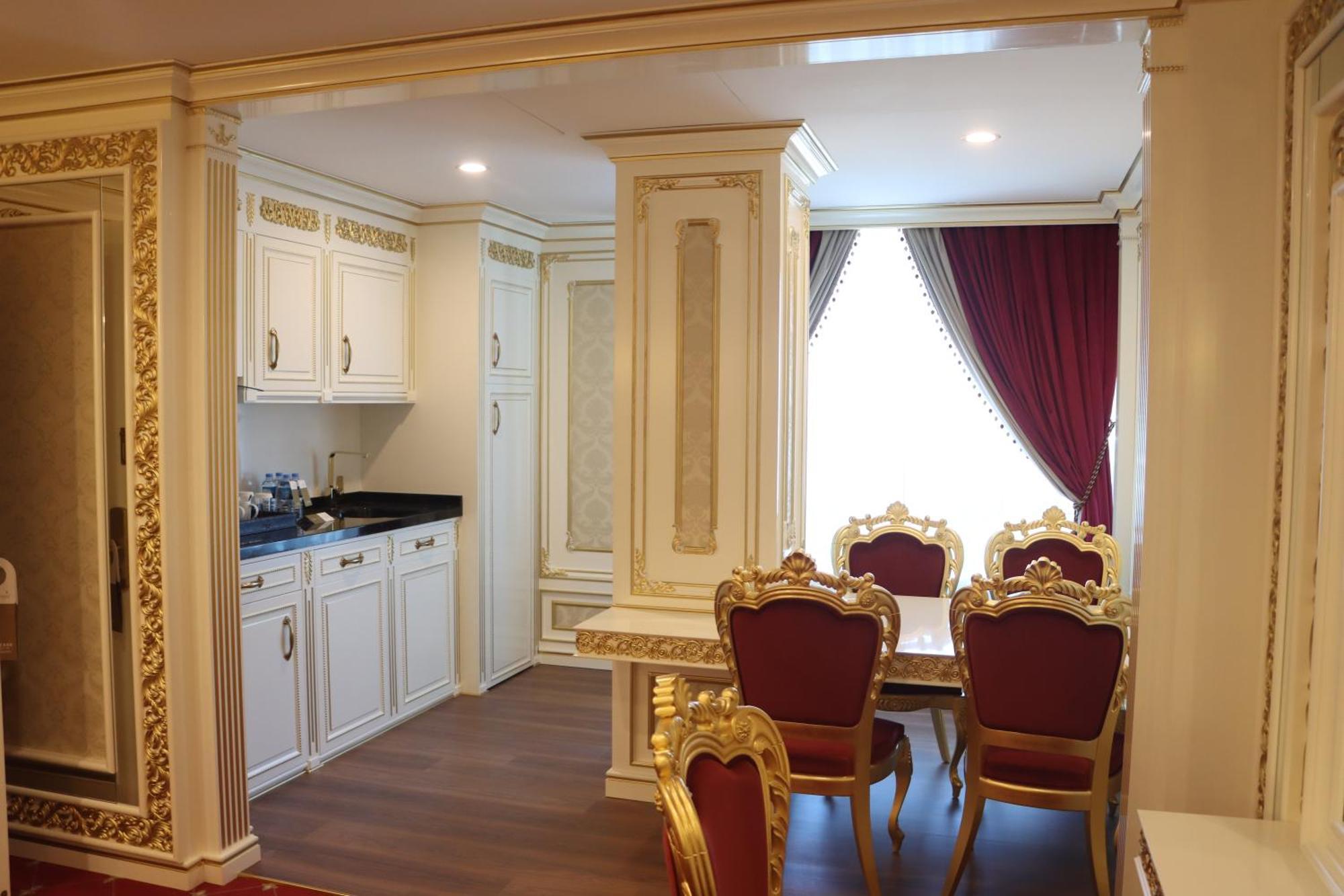 Cristal Erbil Hotel Exterior foto A typical suite