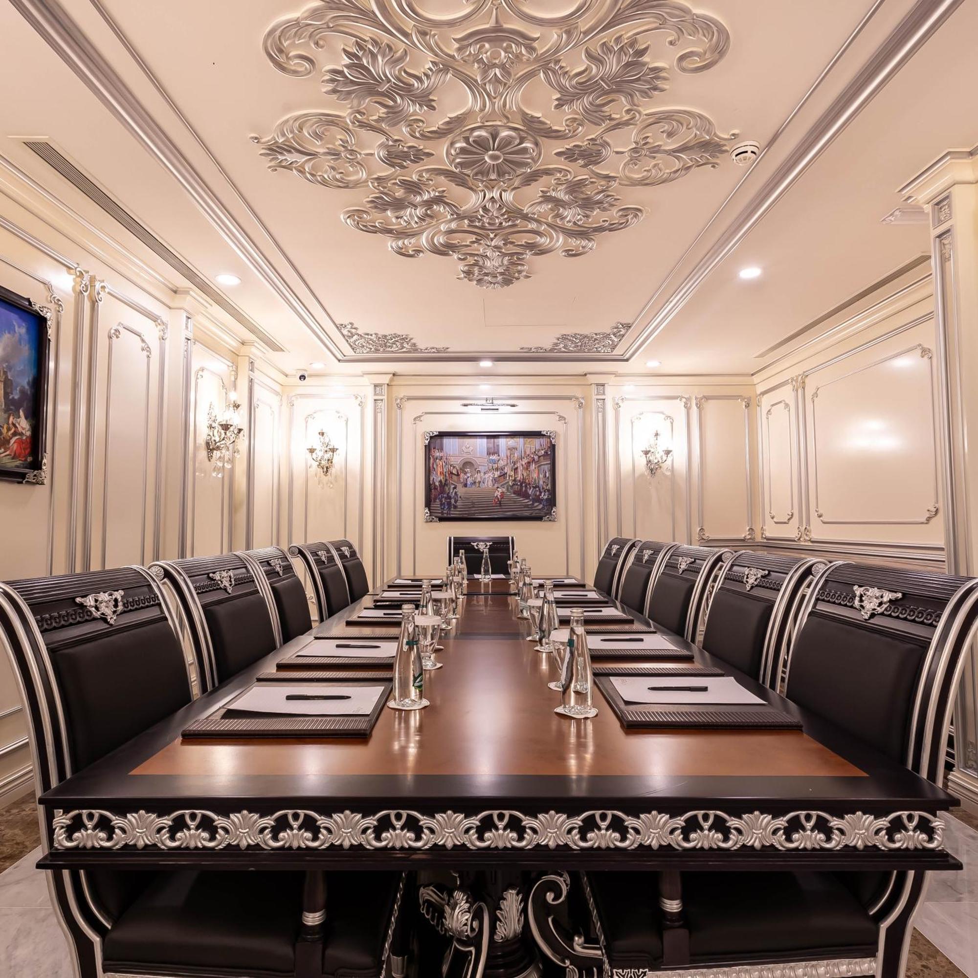 Cristal Erbil Hotel Exterior foto The boardroom of the hotel